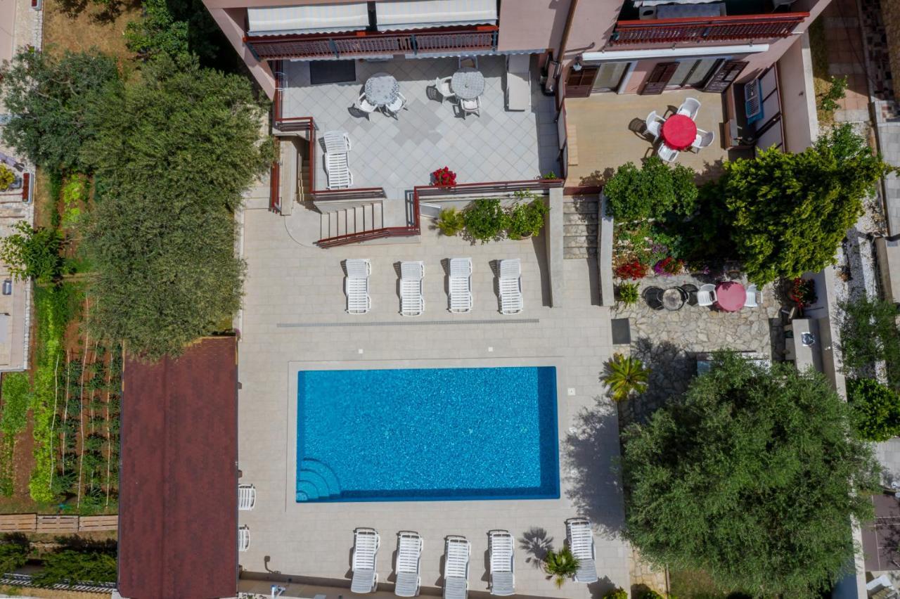 Berat Apartment วอดิยัน ภายนอก รูปภาพ