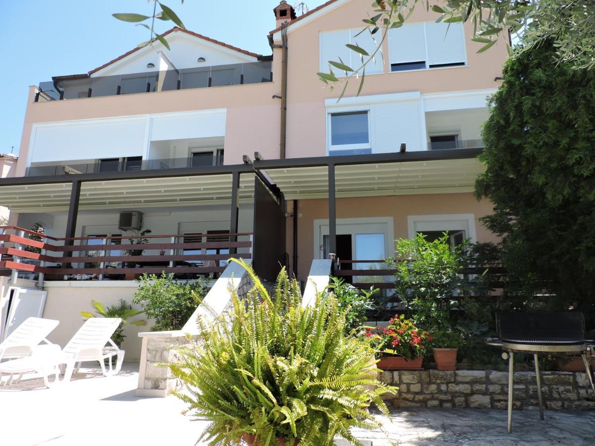 Berat Apartment วอดิยัน ภายนอก รูปภาพ