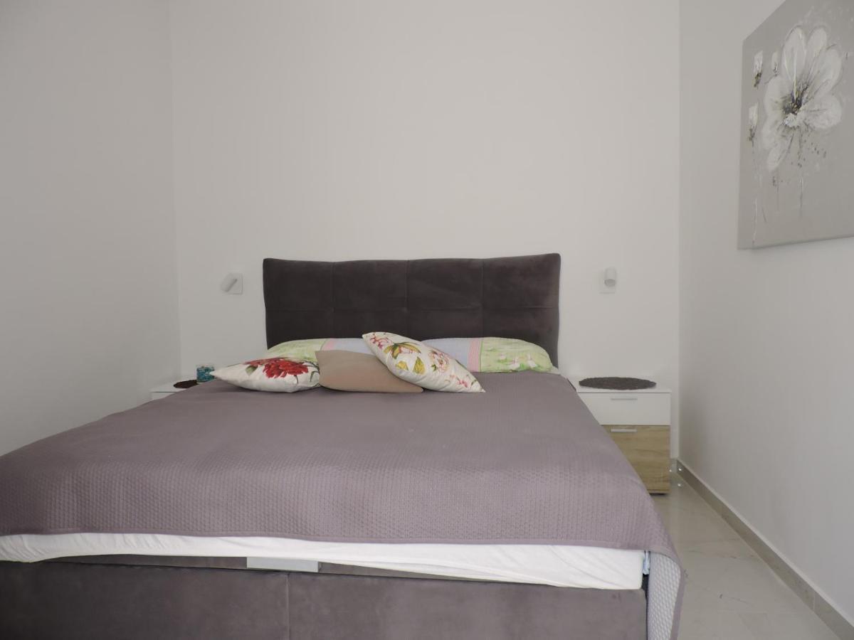 Berat Apartment วอดิยัน ภายนอก รูปภาพ