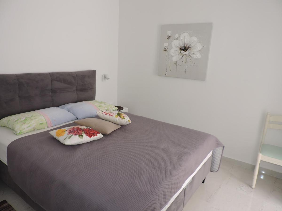 Berat Apartment วอดิยัน ภายนอก รูปภาพ