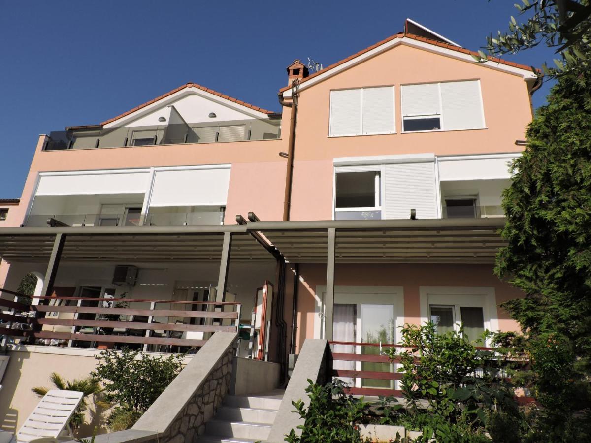 Berat Apartment วอดิยัน ภายนอก รูปภาพ