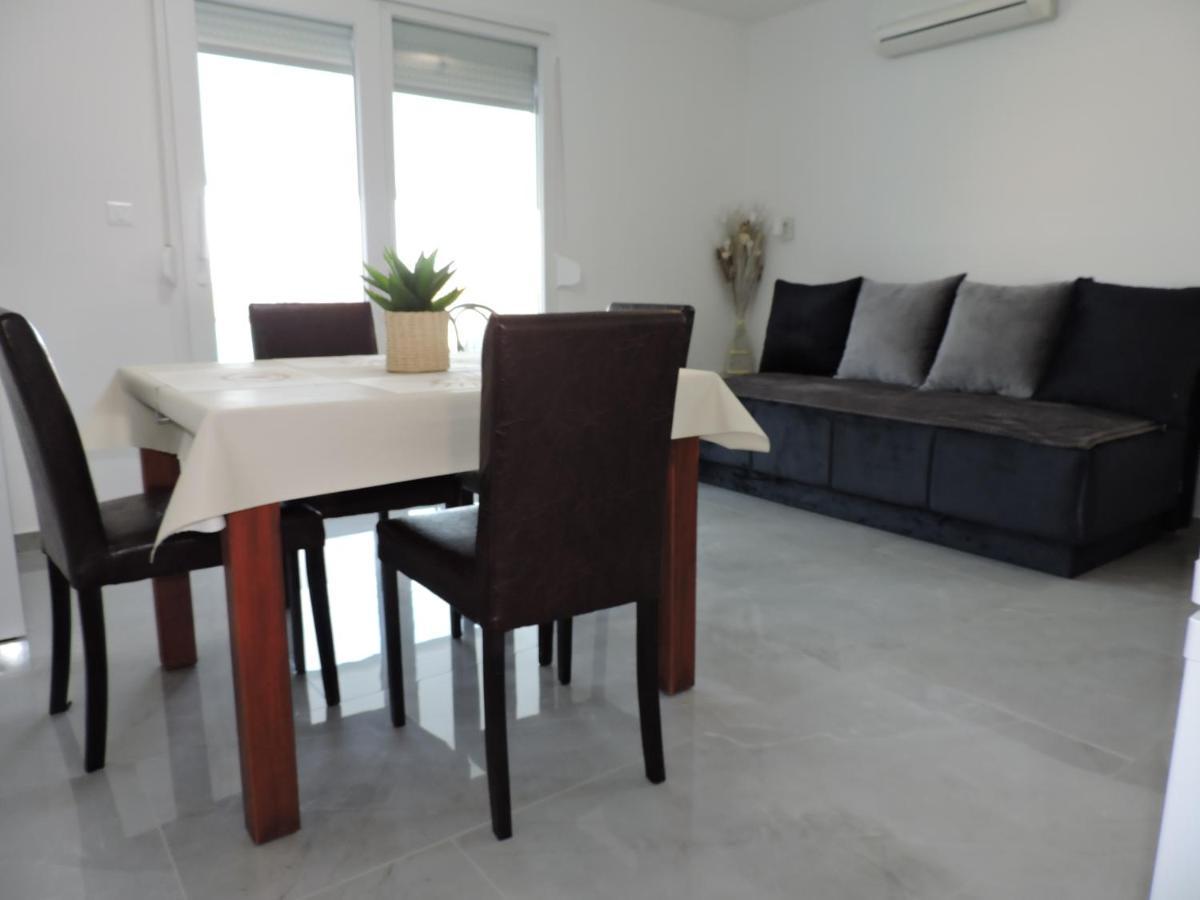 Berat Apartment วอดิยัน ภายนอก รูปภาพ